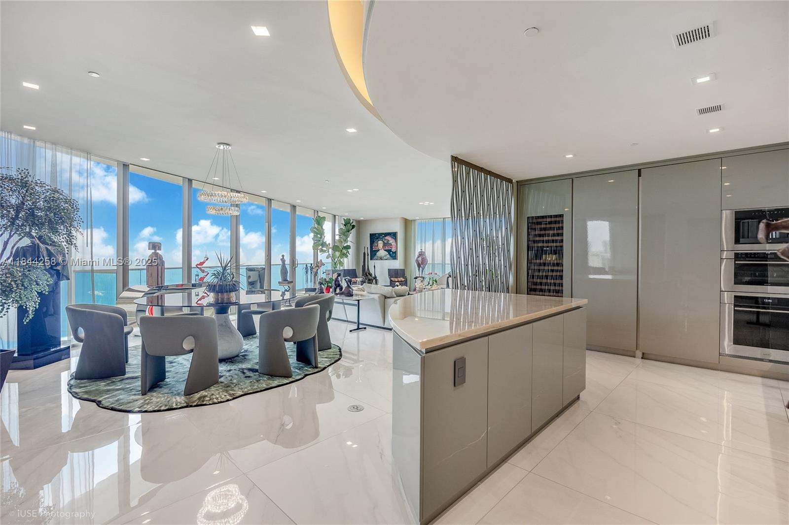 18975 Collins Ave 1100, Sunny Isles Beach, FL, 33160/$5,950,000 1 18975 Collins Ave 1100