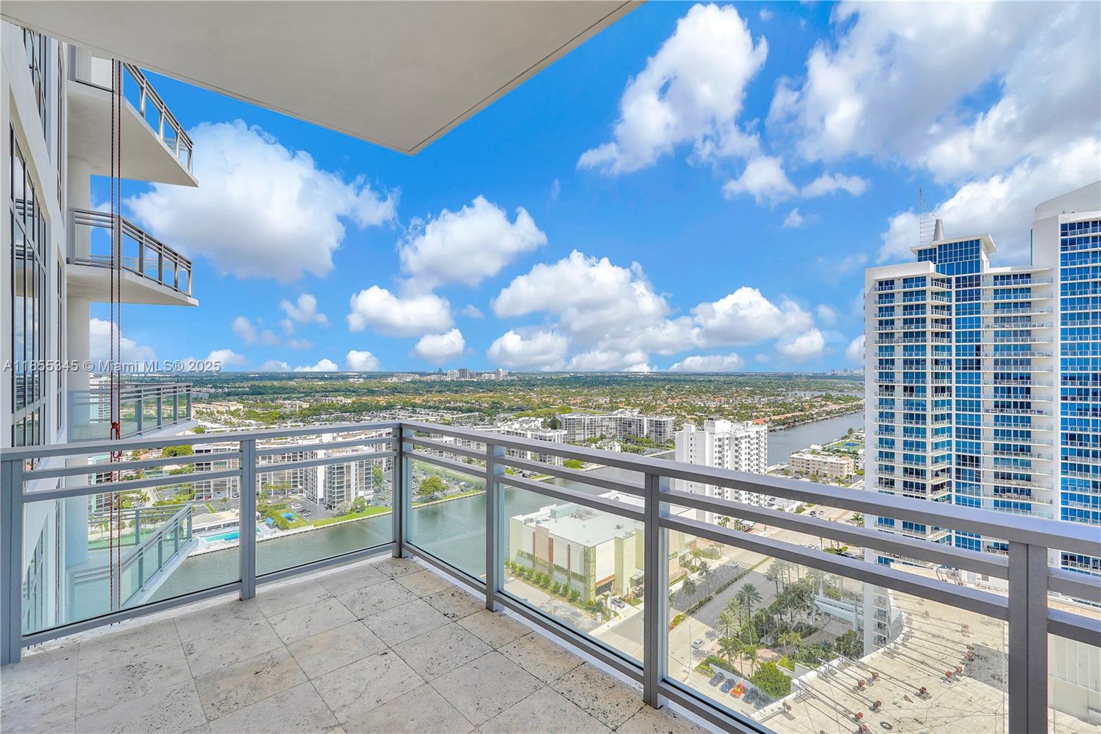 Diplomat Residences - Residential