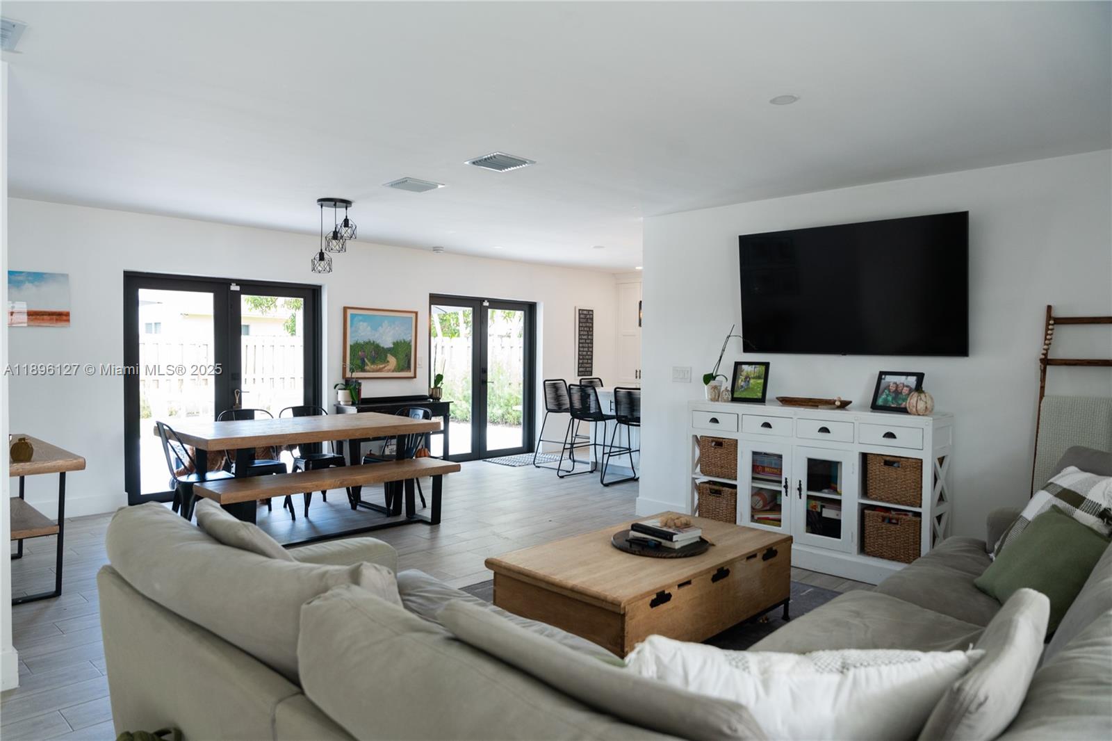 WHISPERING PINES PARK - Residential