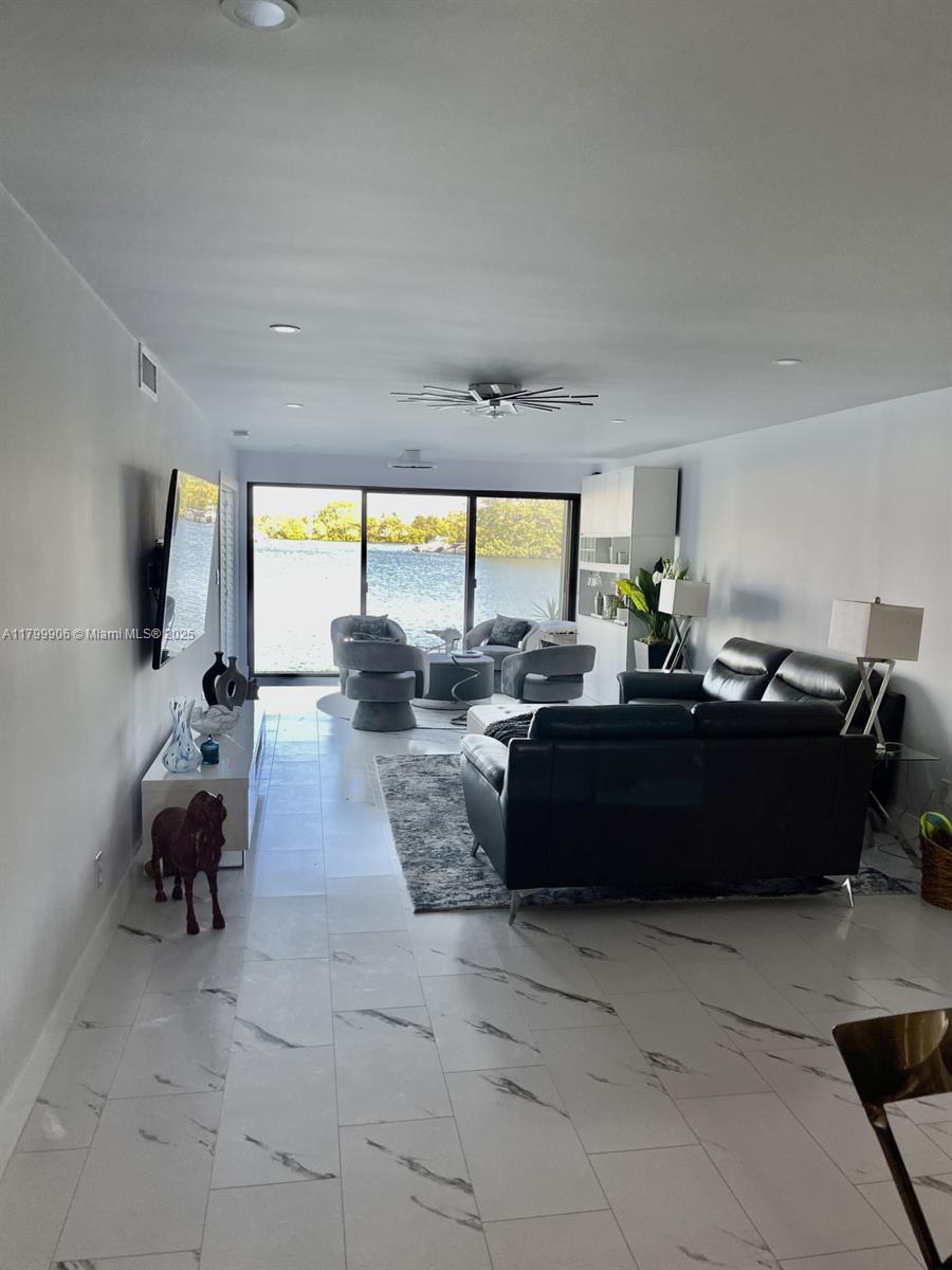 NORTHLAKE CONDO - Residential