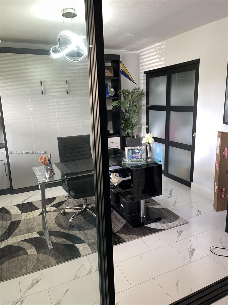 NORTHLAKE CONDO - Residential