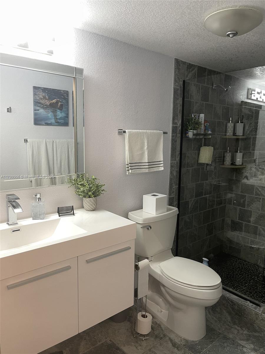 NORTHLAKE CONDO - Residential