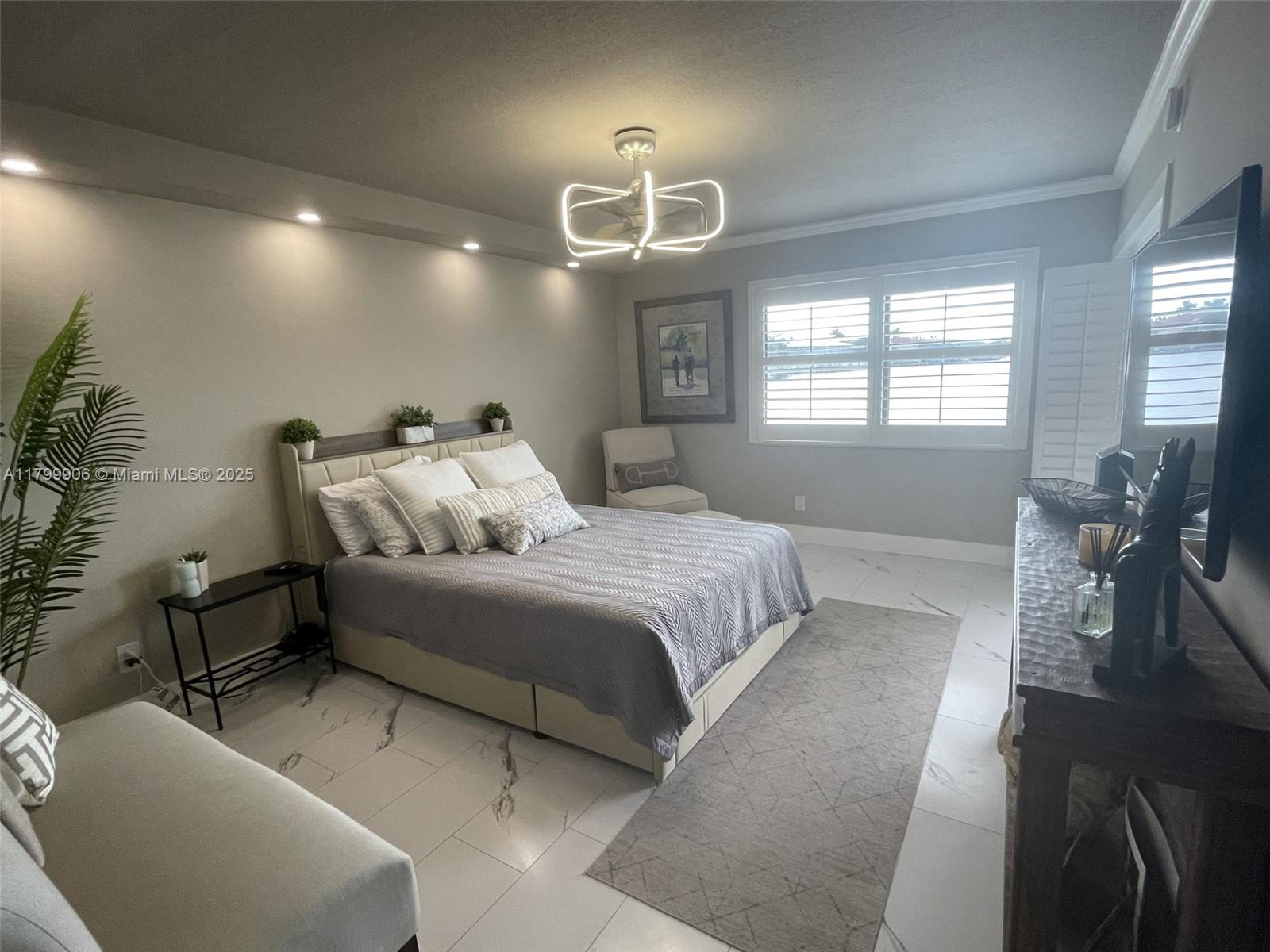 NORTHLAKE CONDO - Residential