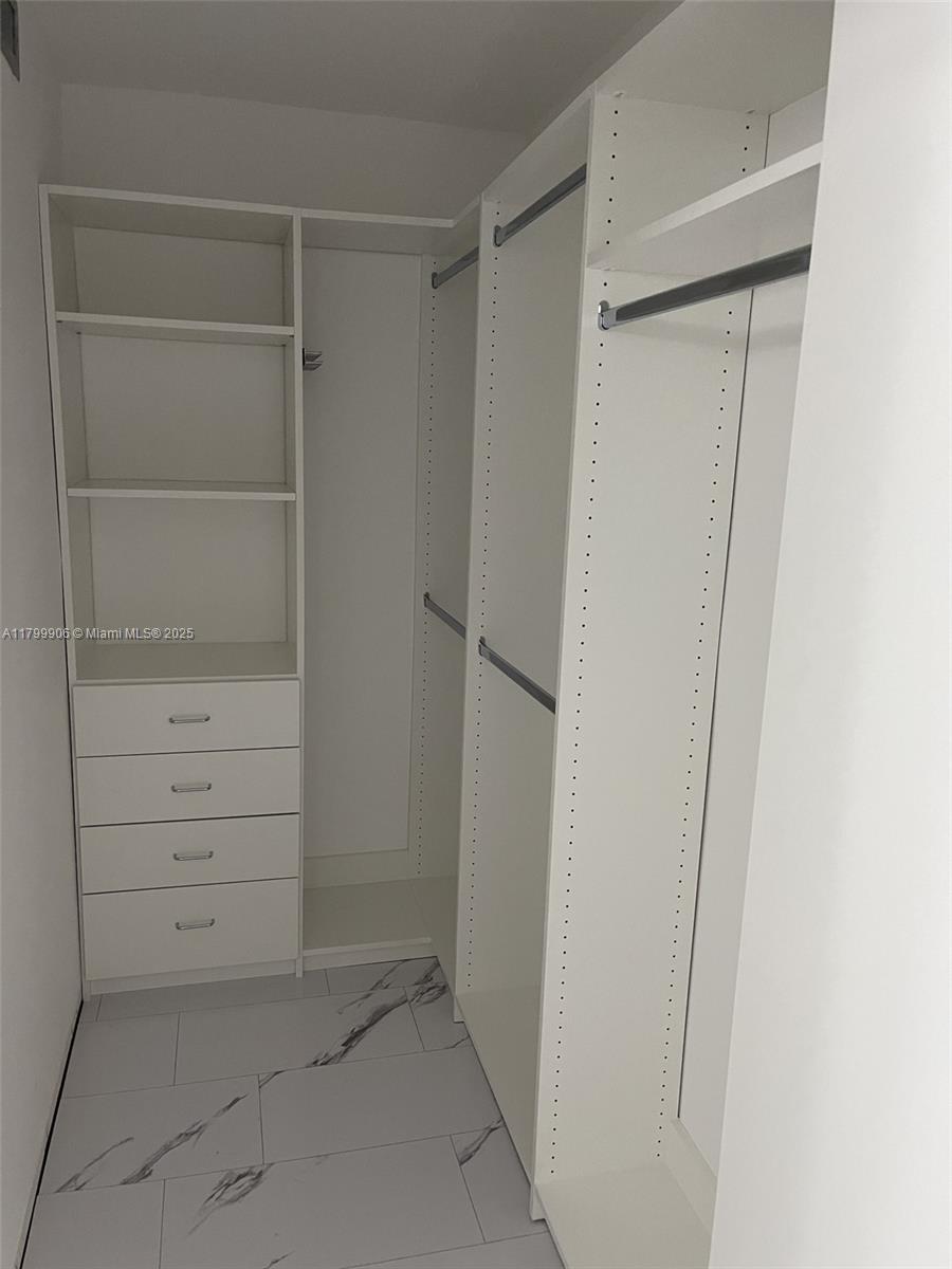 NORTHLAKE CONDO - Residential