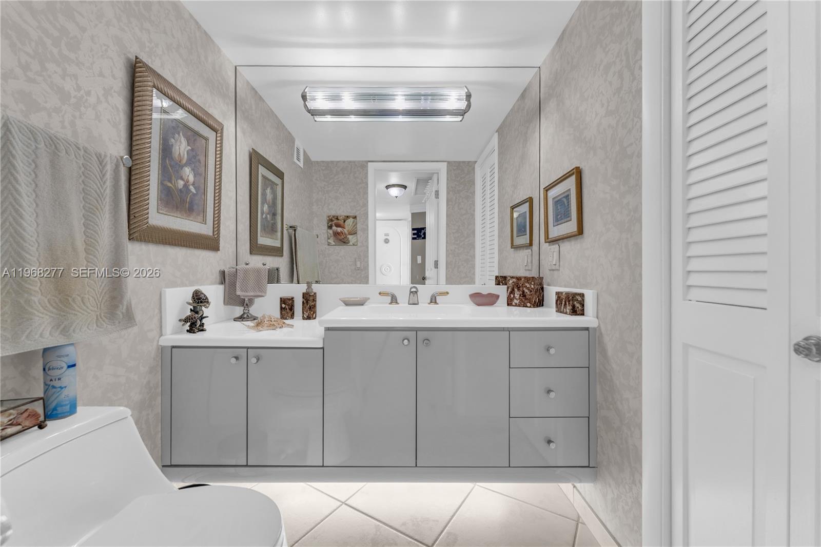 GALLEON CONDO - Residential