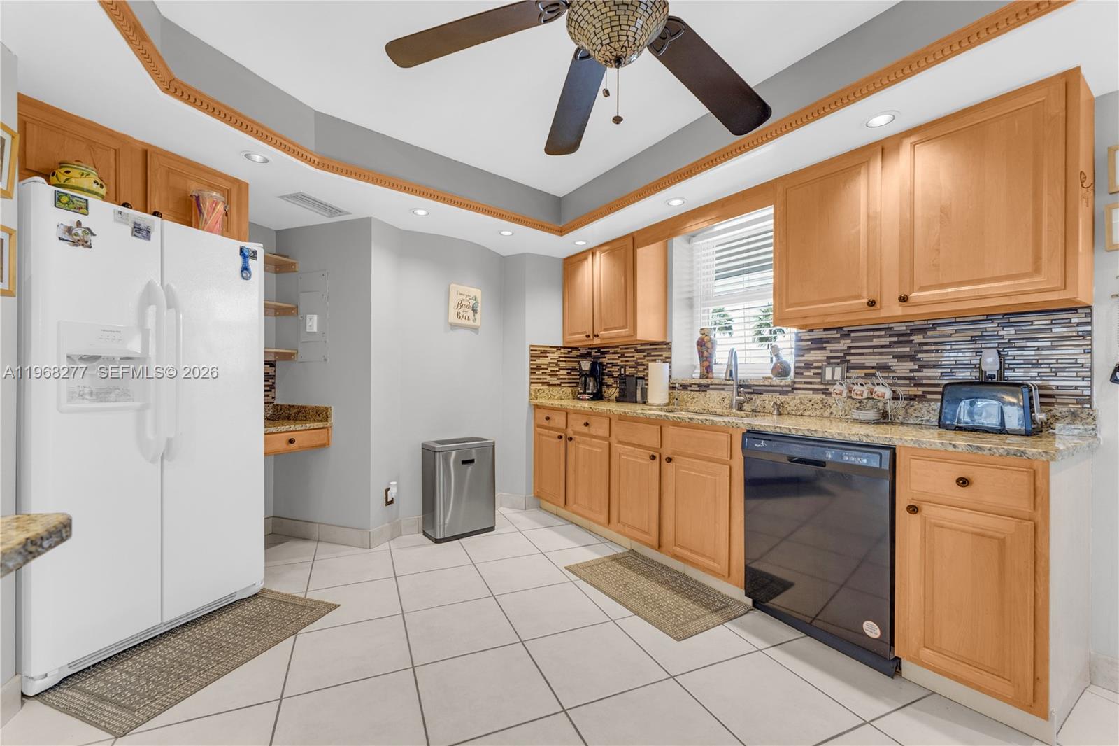 GALLEON CONDO - Residential