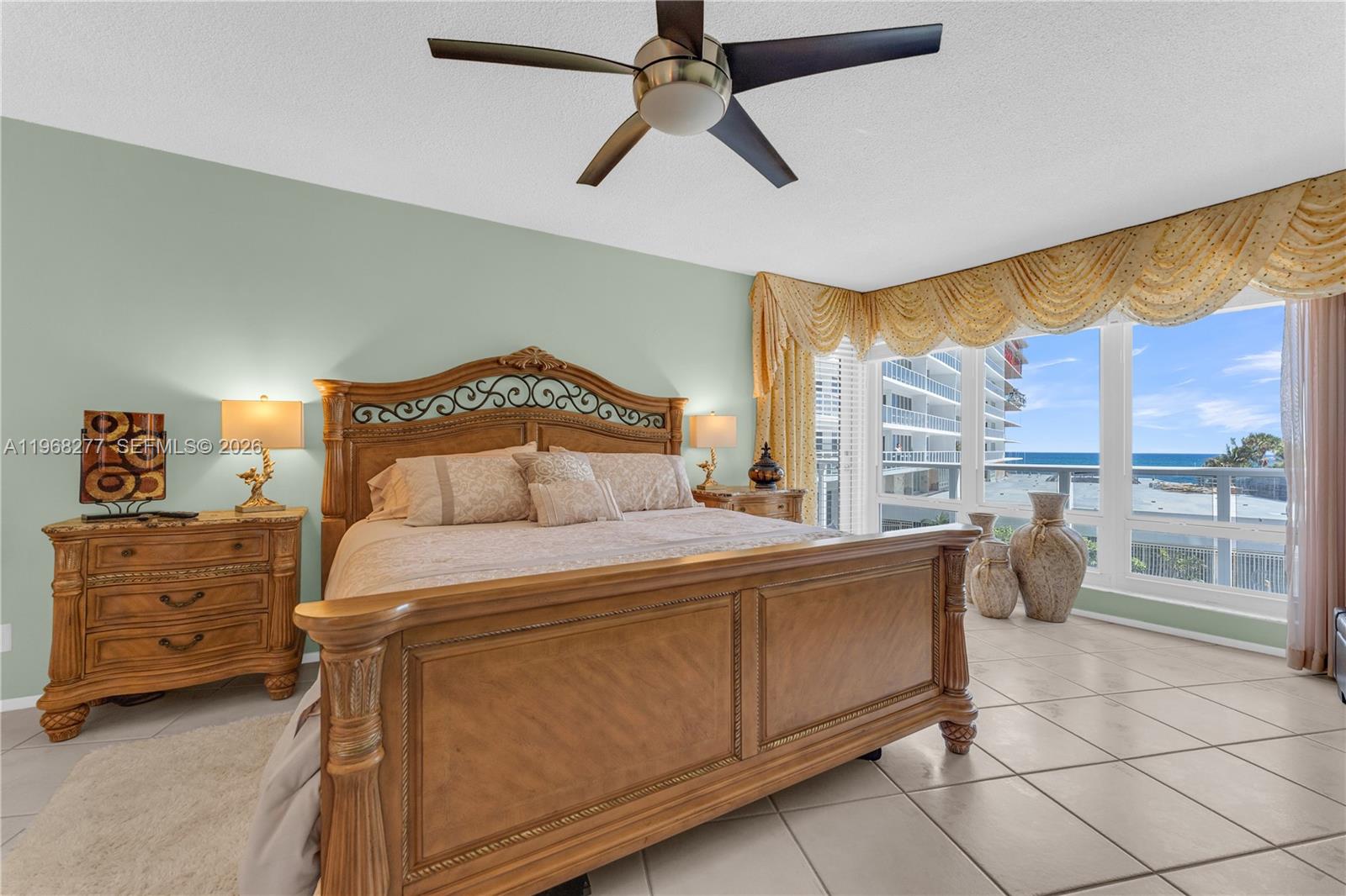 GALLEON CONDO - Residential