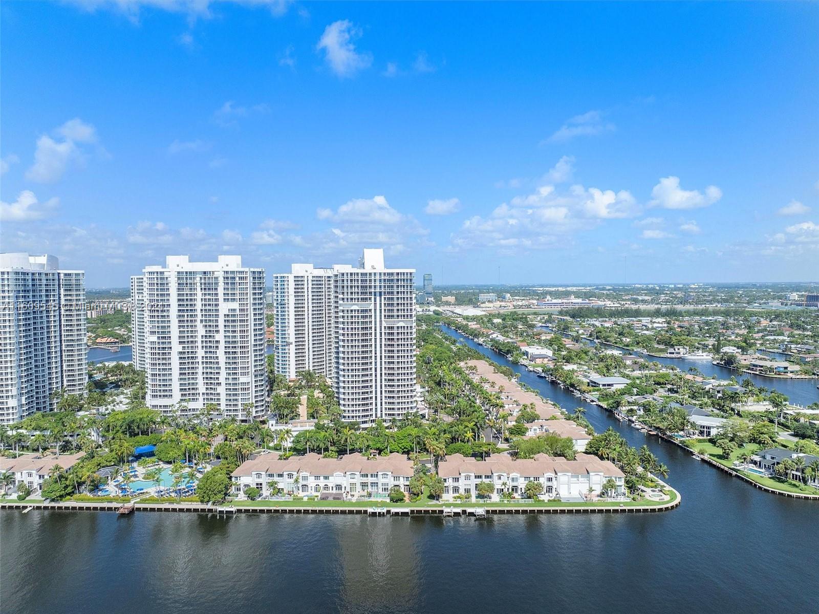 THE COURTYARDS AT THE POI - Residential