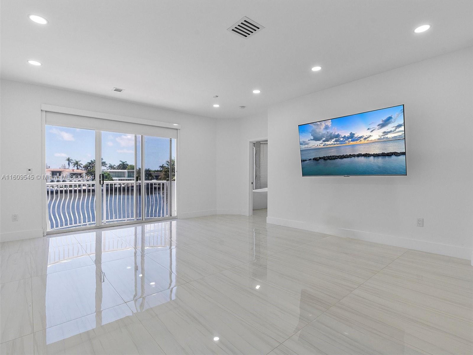 THE COURTYARDS AT THE POI - Residential