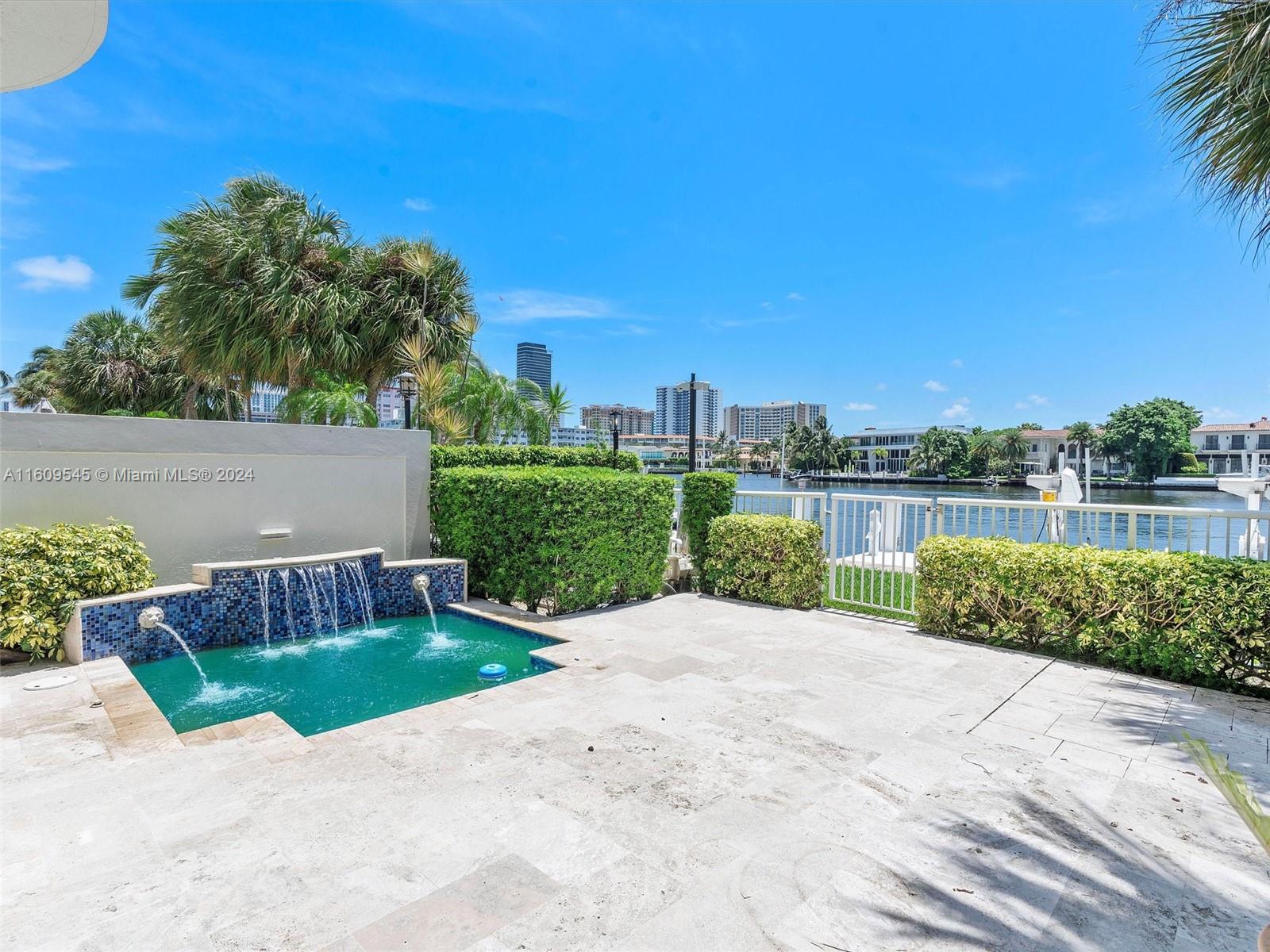 THE COURTYARDS AT THE POI - Residential