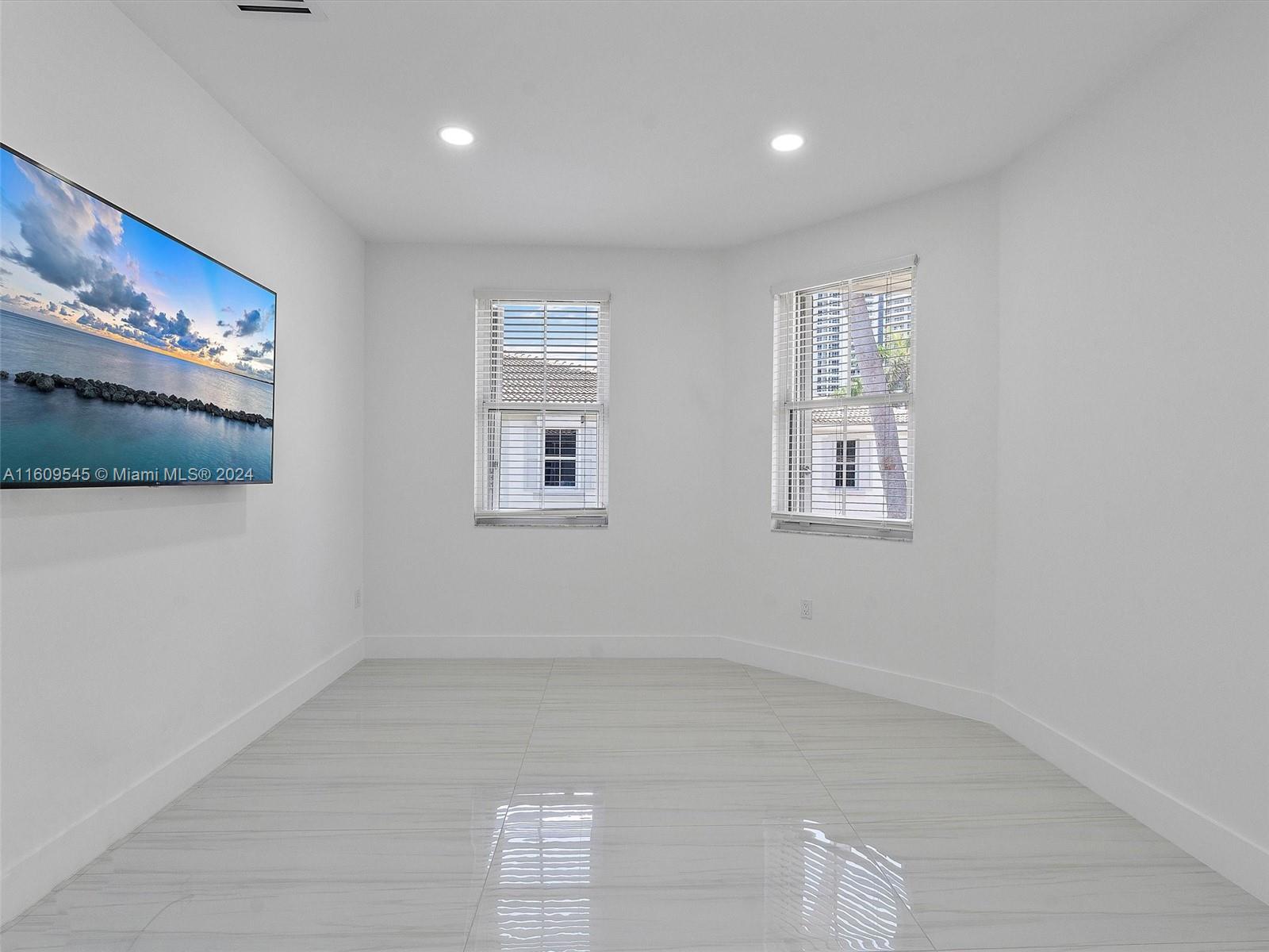 THE COURTYARDS AT THE POI - Residential