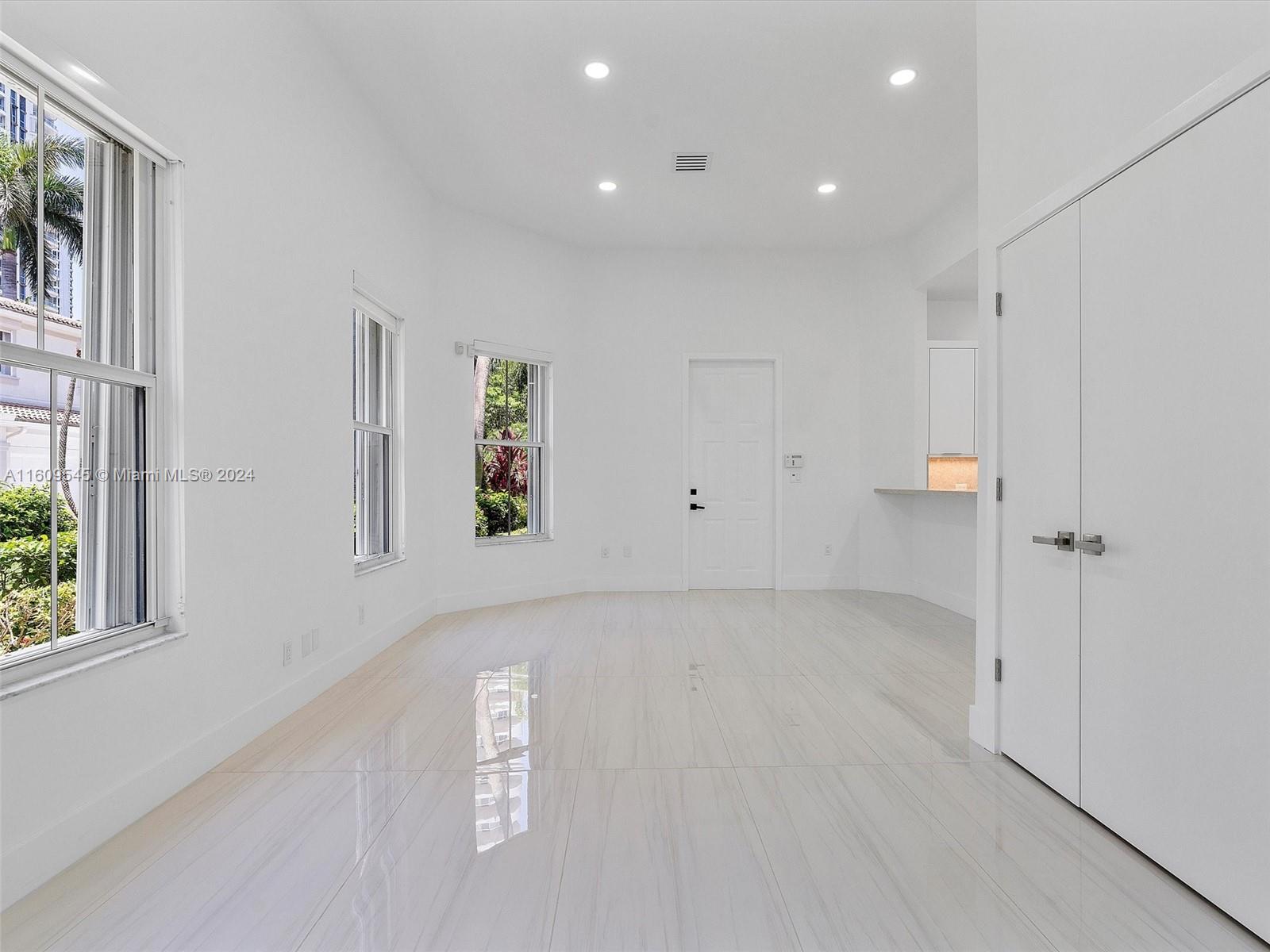 THE COURTYARDS AT THE POI - Residential