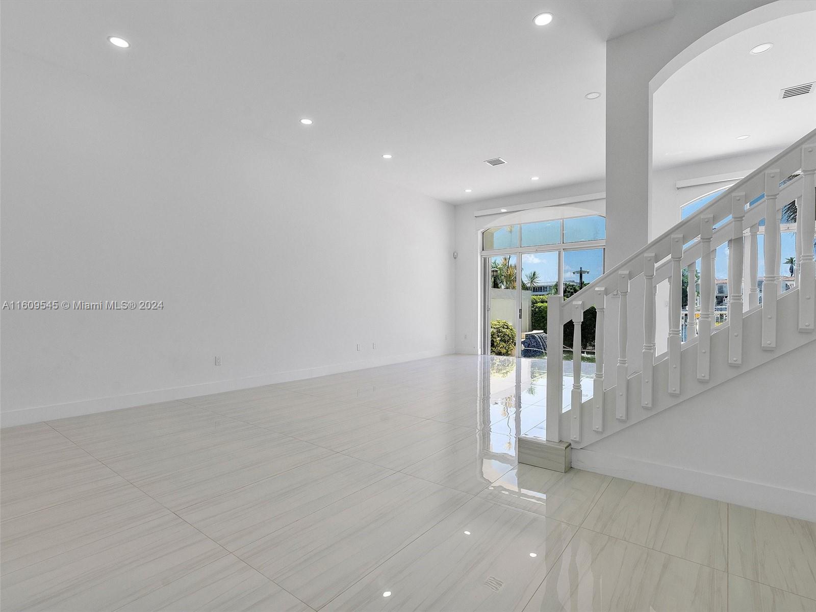 THE COURTYARDS AT THE POI - Residential