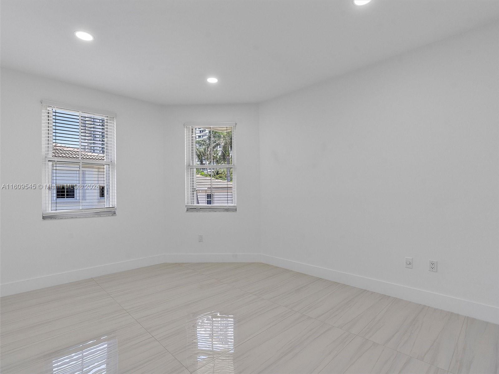 THE COURTYARDS AT THE POI - Residential