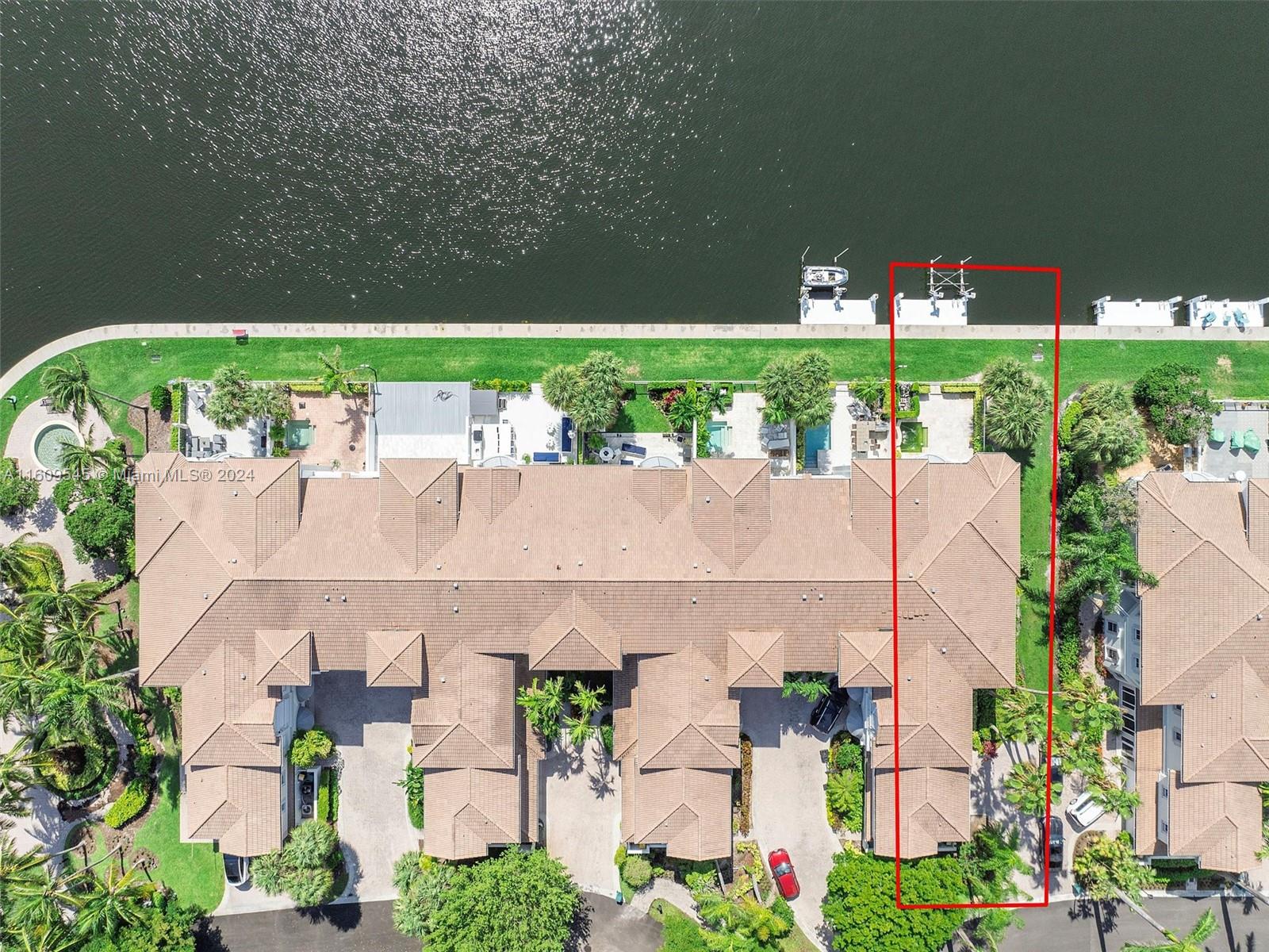 THE COURTYARDS AT THE POI - Residential