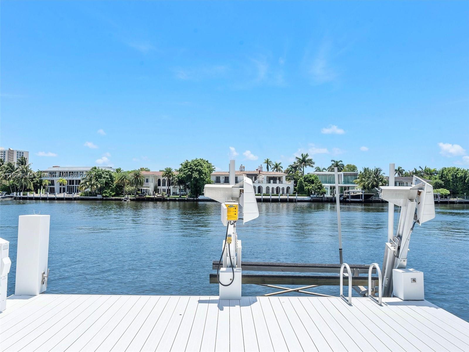 THE COURTYARDS AT THE POI - Residential