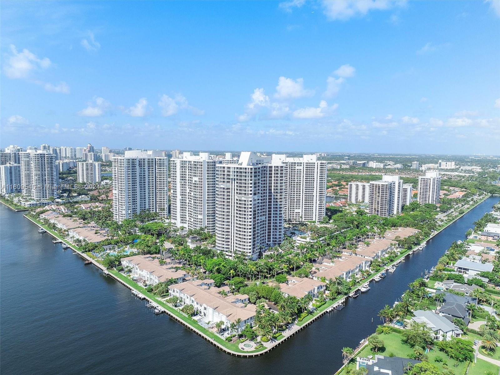 THE COURTYARDS AT THE POI - Residential