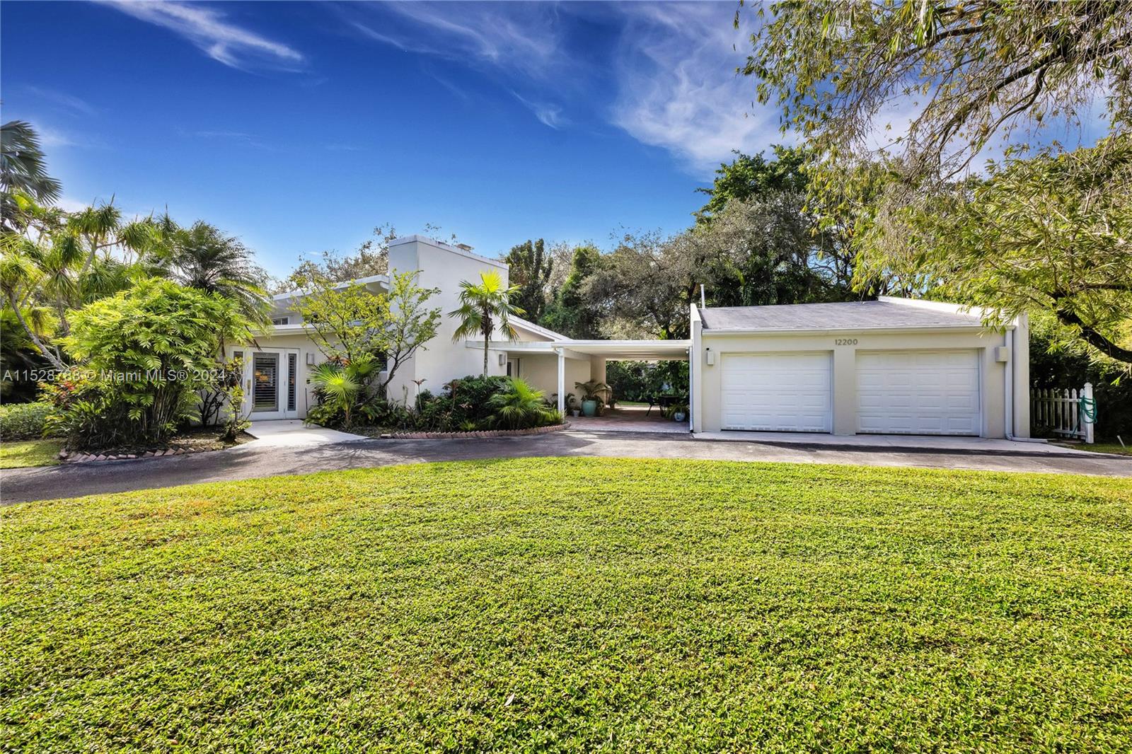 HOLIDAY ESTS - Residential