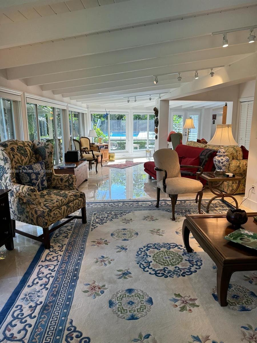 HOLIDAY ESTS - Residential