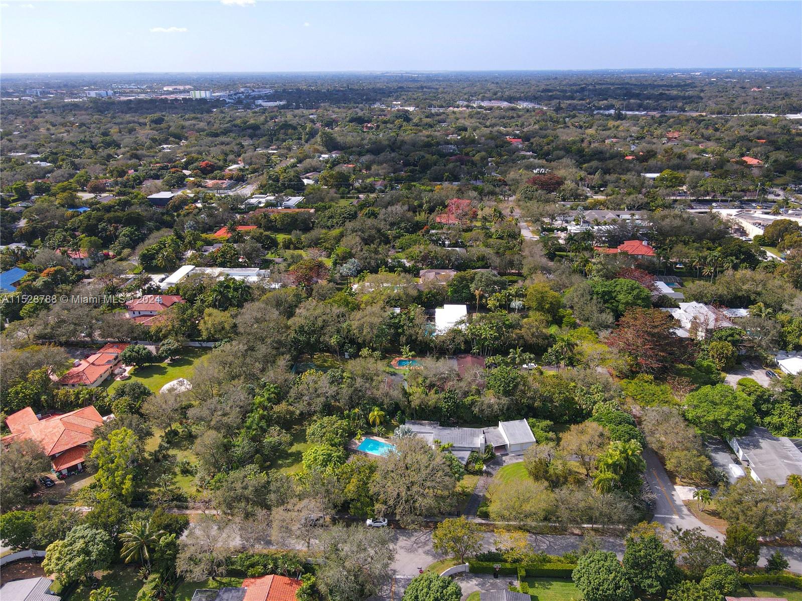 HOLIDAY ESTS - Residential