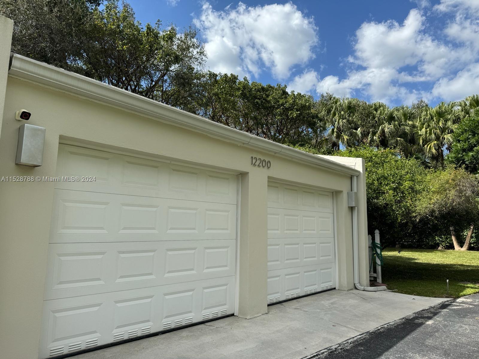 HOLIDAY ESTS - Residential