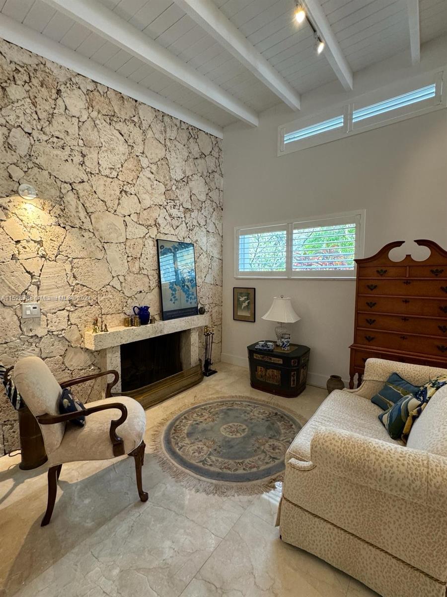 HOLIDAY ESTS - Residential