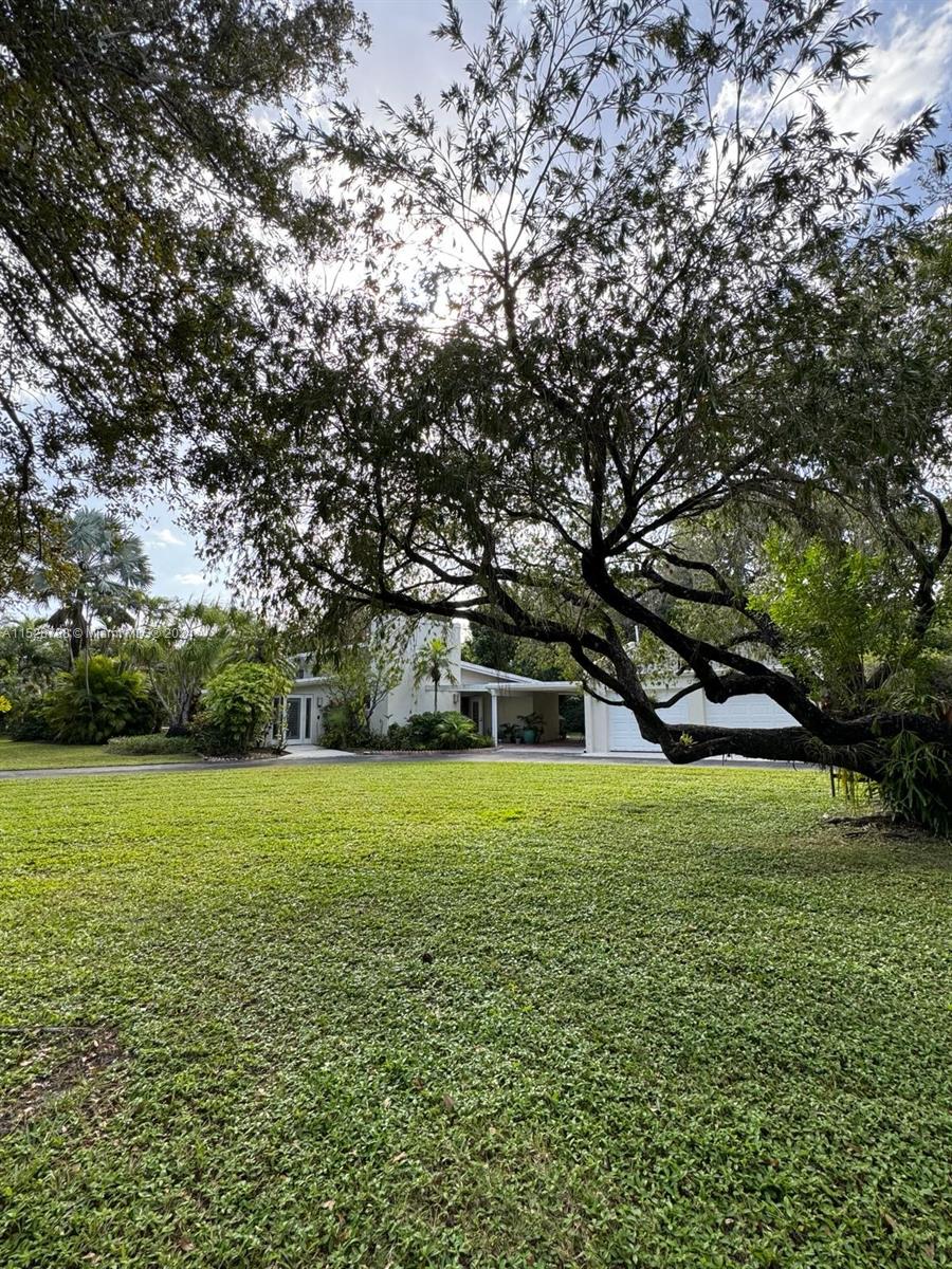 HOLIDAY ESTS - Residential