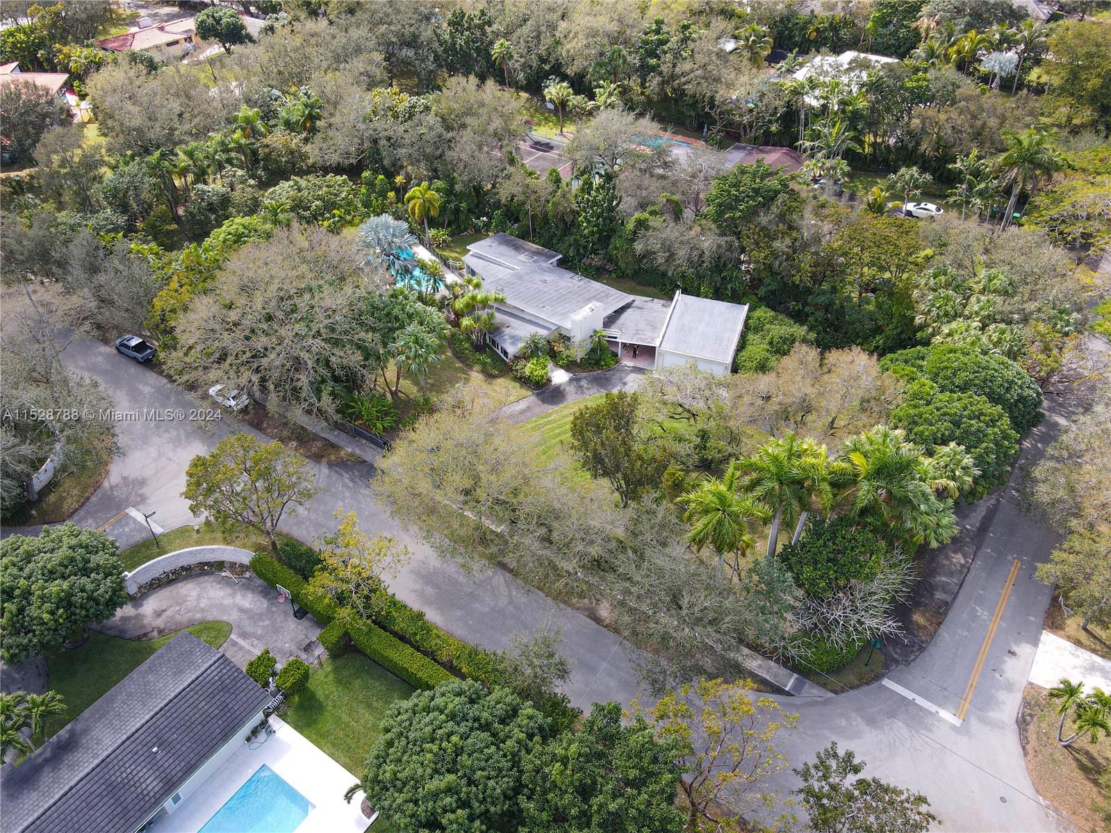 HOLIDAY ESTS - Residential