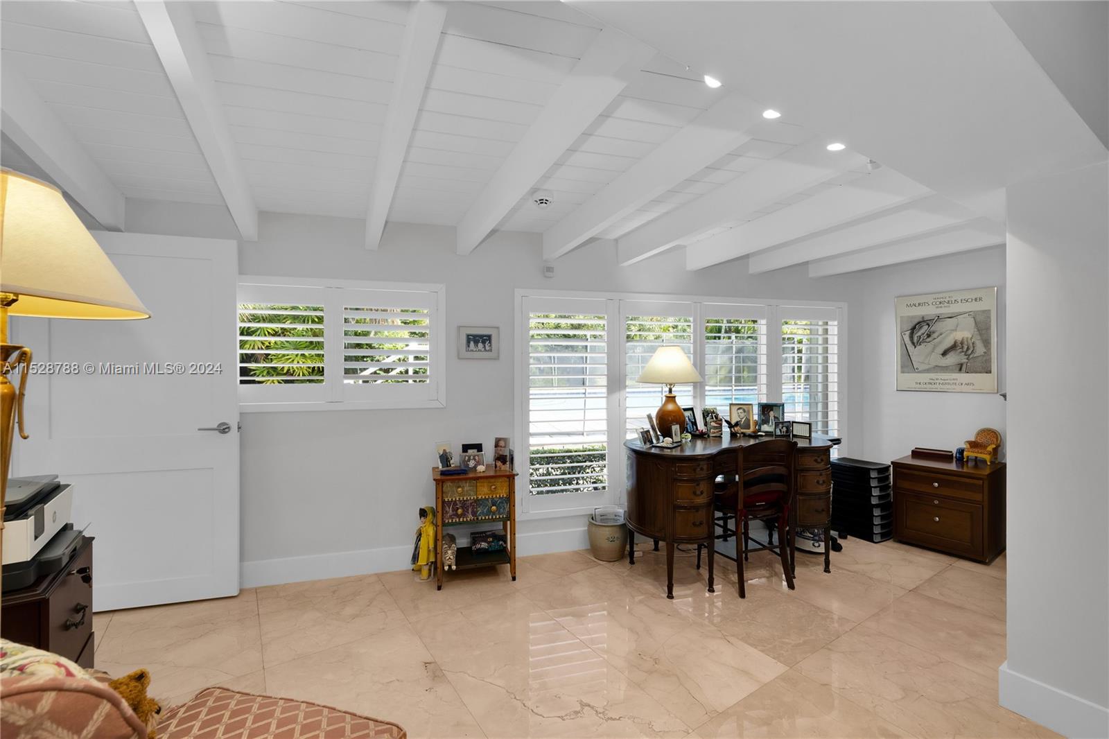 HOLIDAY ESTS - Residential