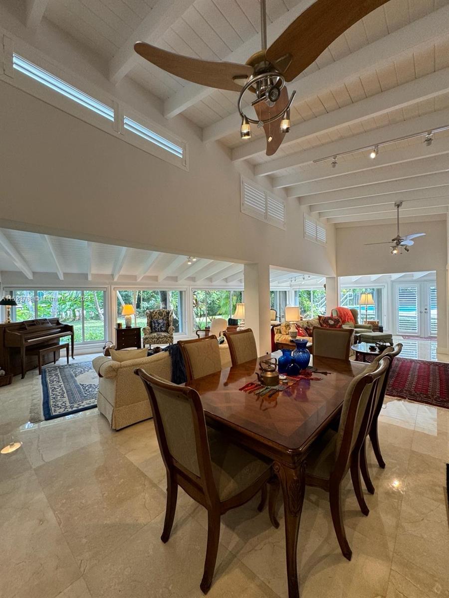 HOLIDAY ESTS - Residential