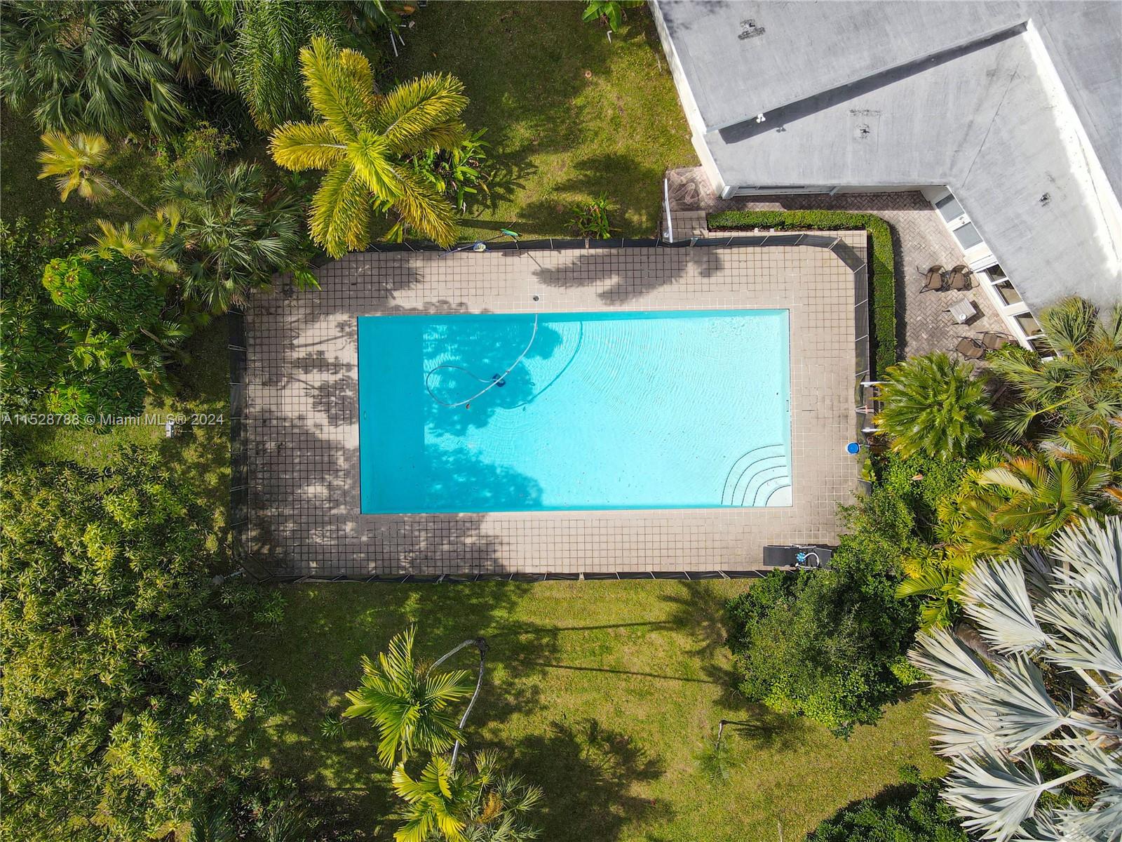 HOLIDAY ESTS - Residential