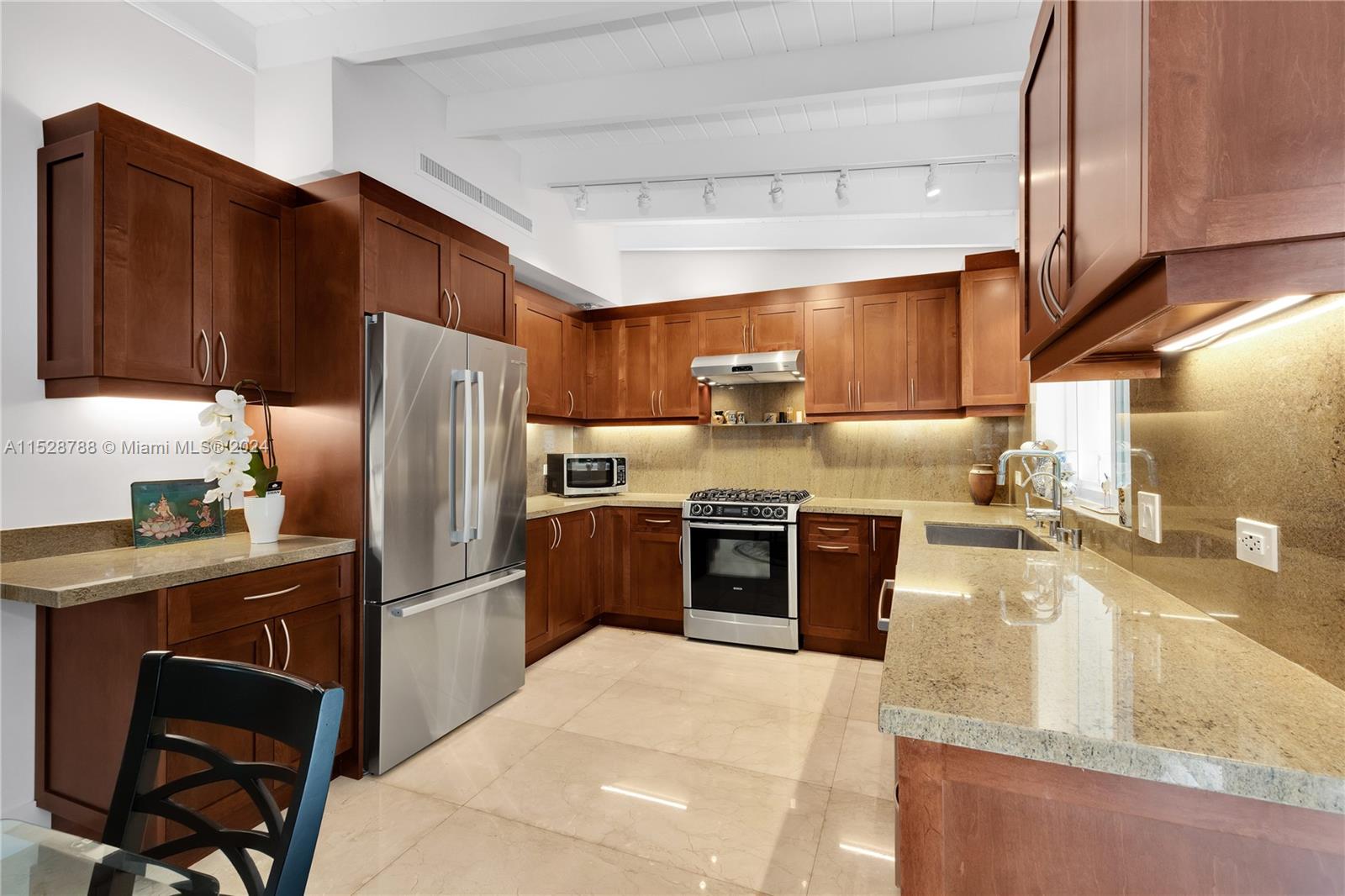 HOLIDAY ESTS - Residential