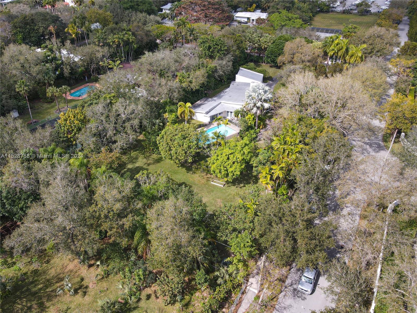 HOLIDAY ESTS - Residential