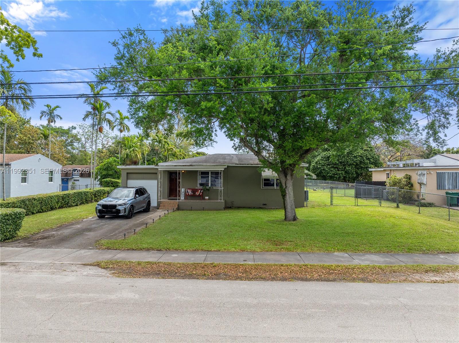 BISCAYNE GARDENS SEC G - Residential