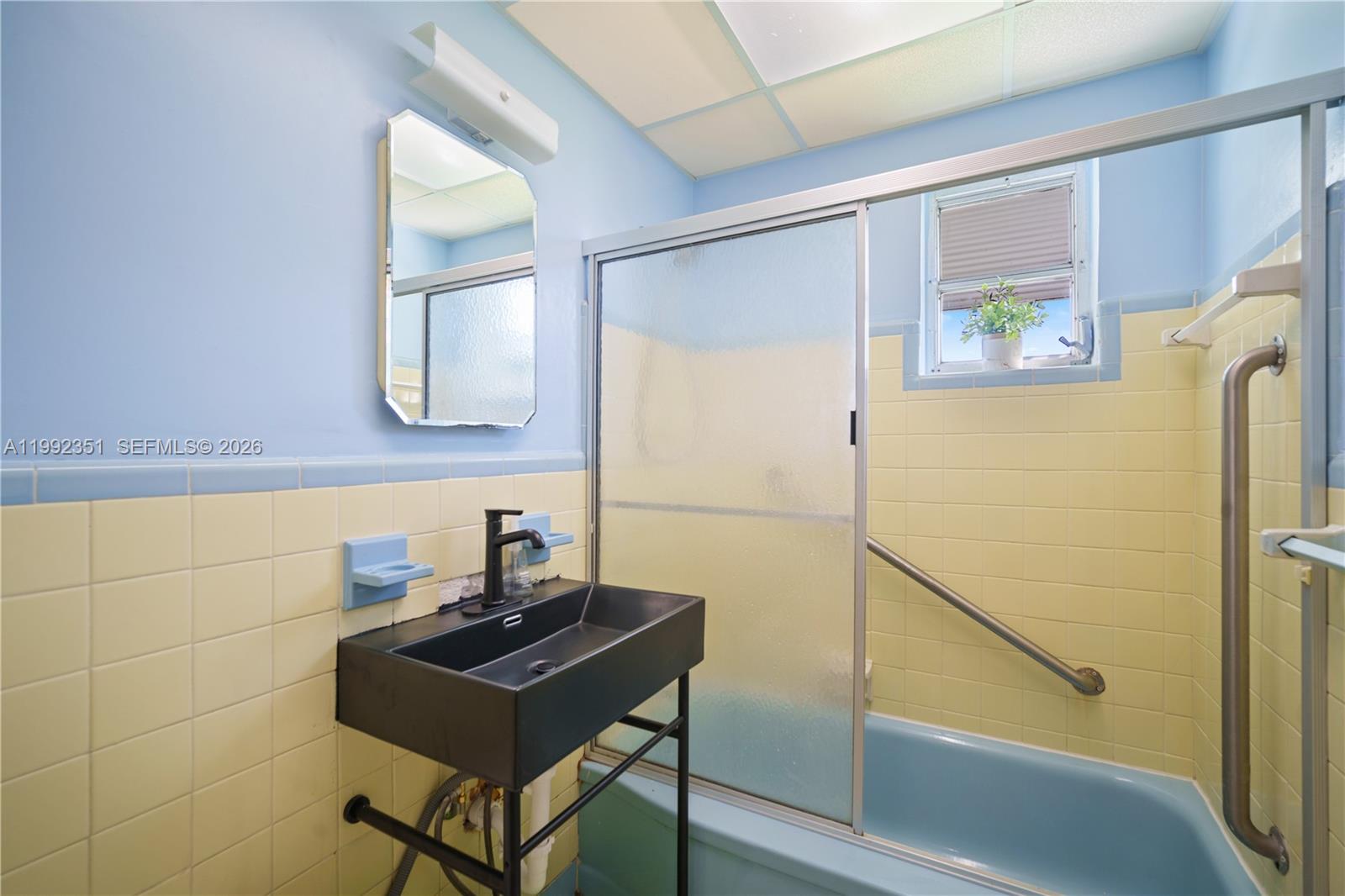 BISCAYNE GARDENS SEC G - Residential