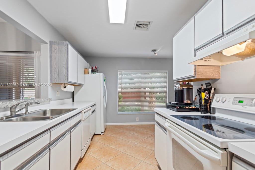 BRIDGEWATER AT PLANTATION - Residential