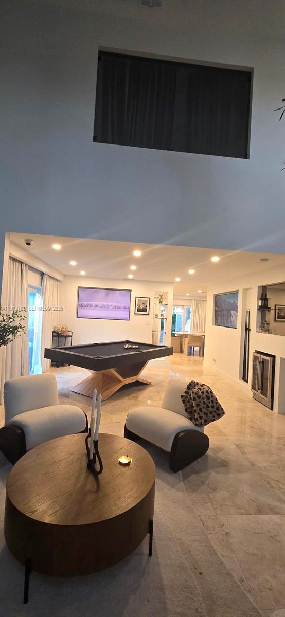 WINSTON PARK SECTION TWO- - Residential