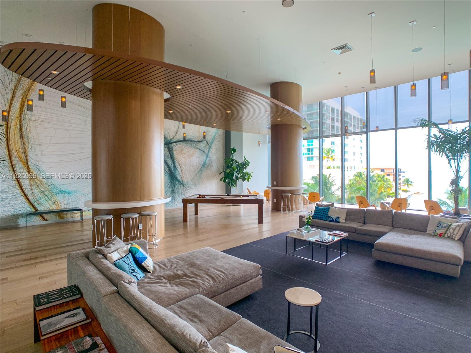 ICON BAY CONDO - Residential