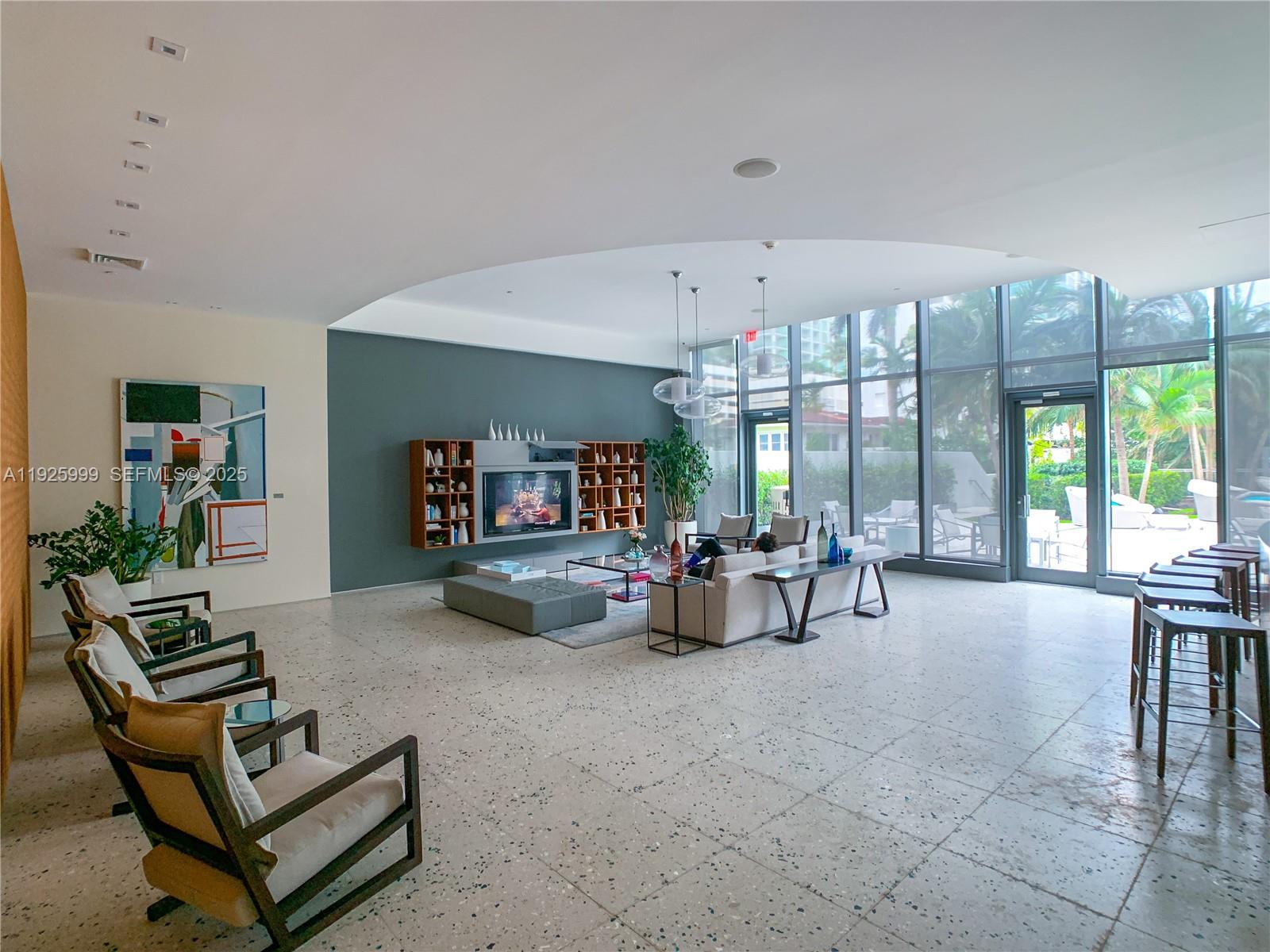 ICON BAY CONDO - Residential