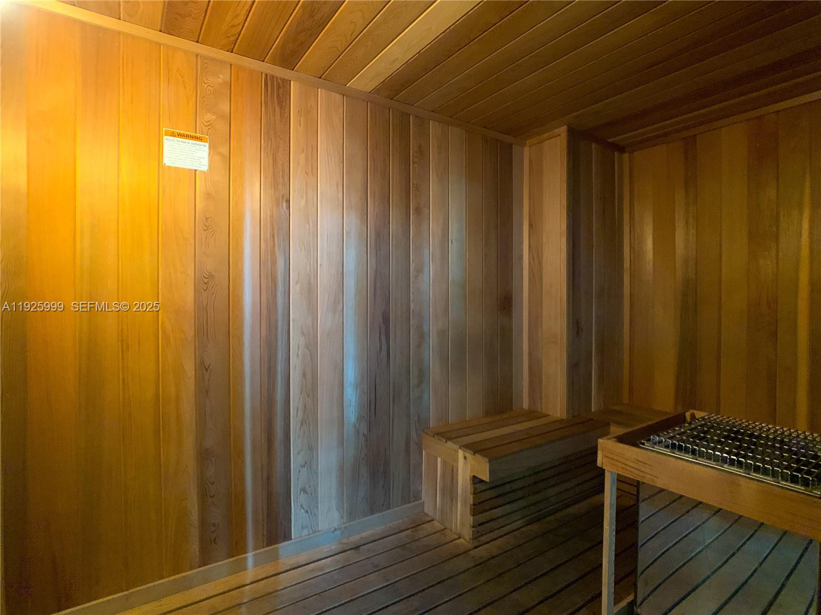 ICON BAY CONDO - Residential