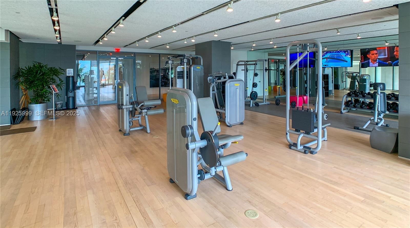 ICON BAY CONDO - Residential