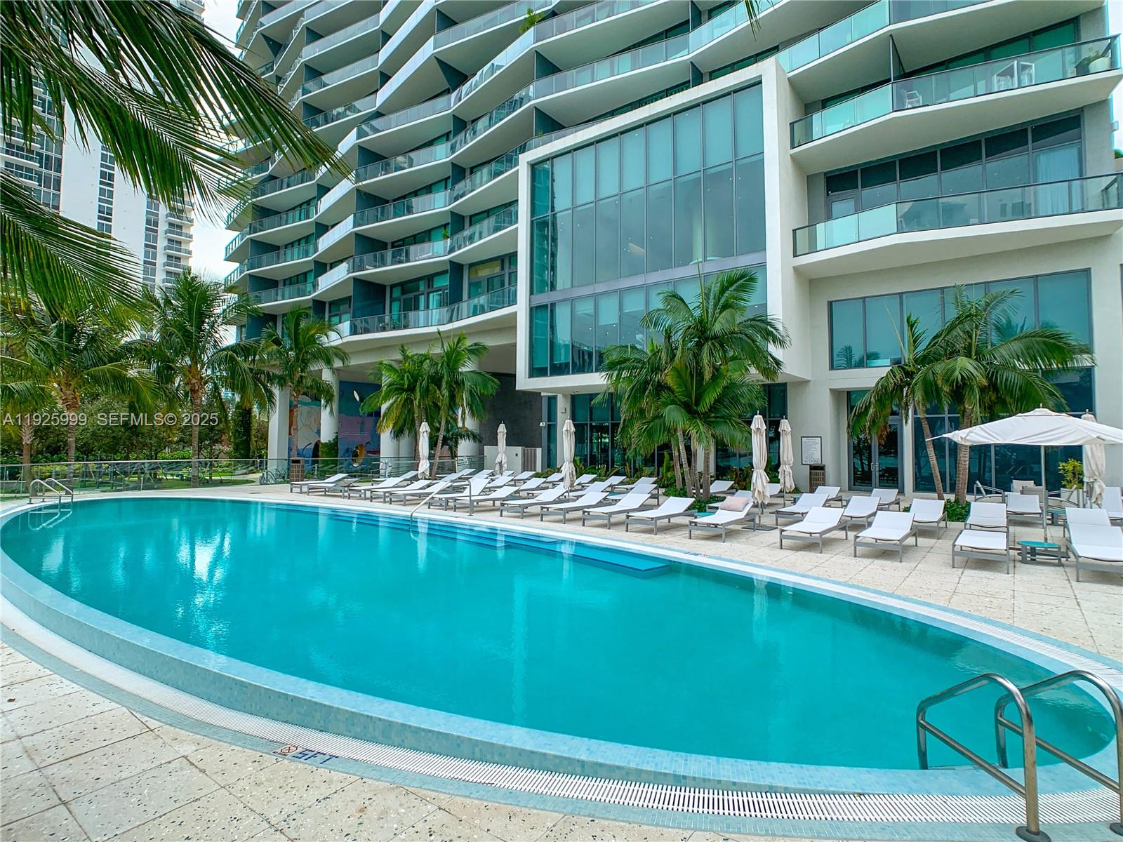 ICON BAY CONDO - Residential