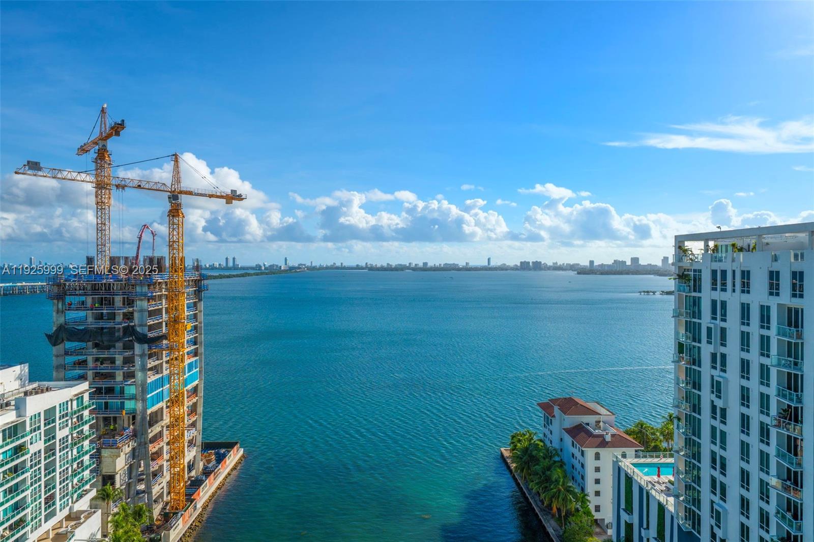 ICON BAY CONDO - Residential