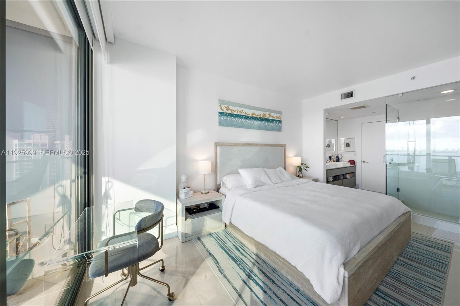 ICON BAY CONDO - Residential