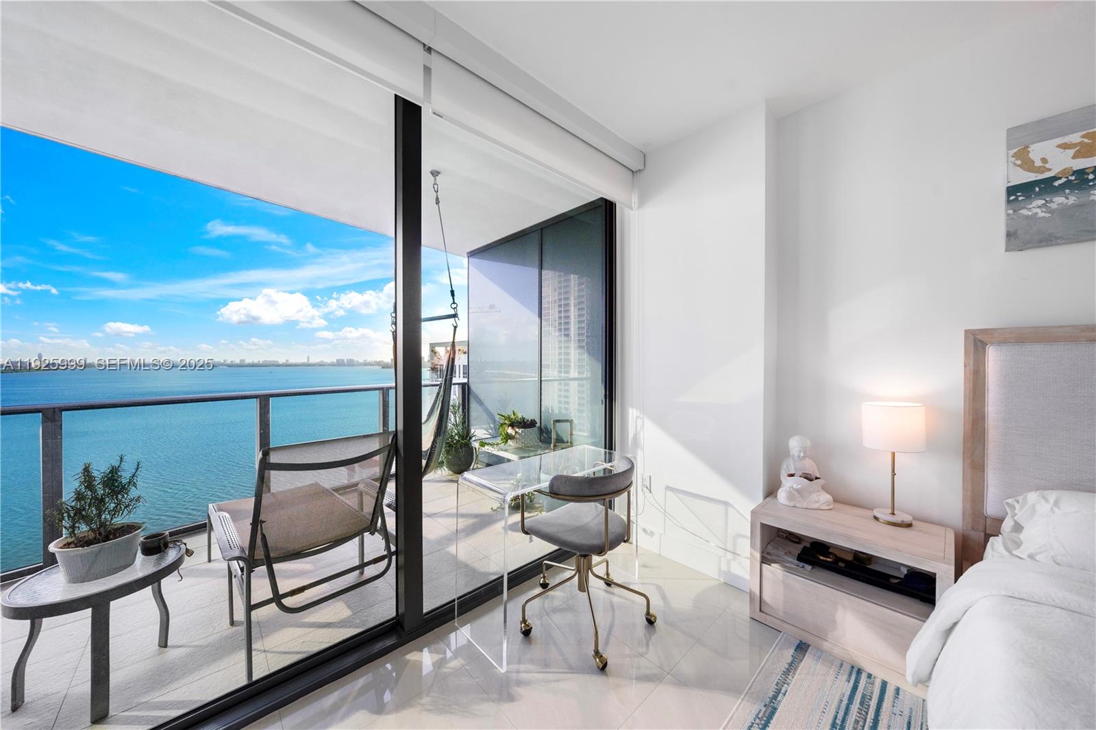 ICON BAY CONDO - Residential