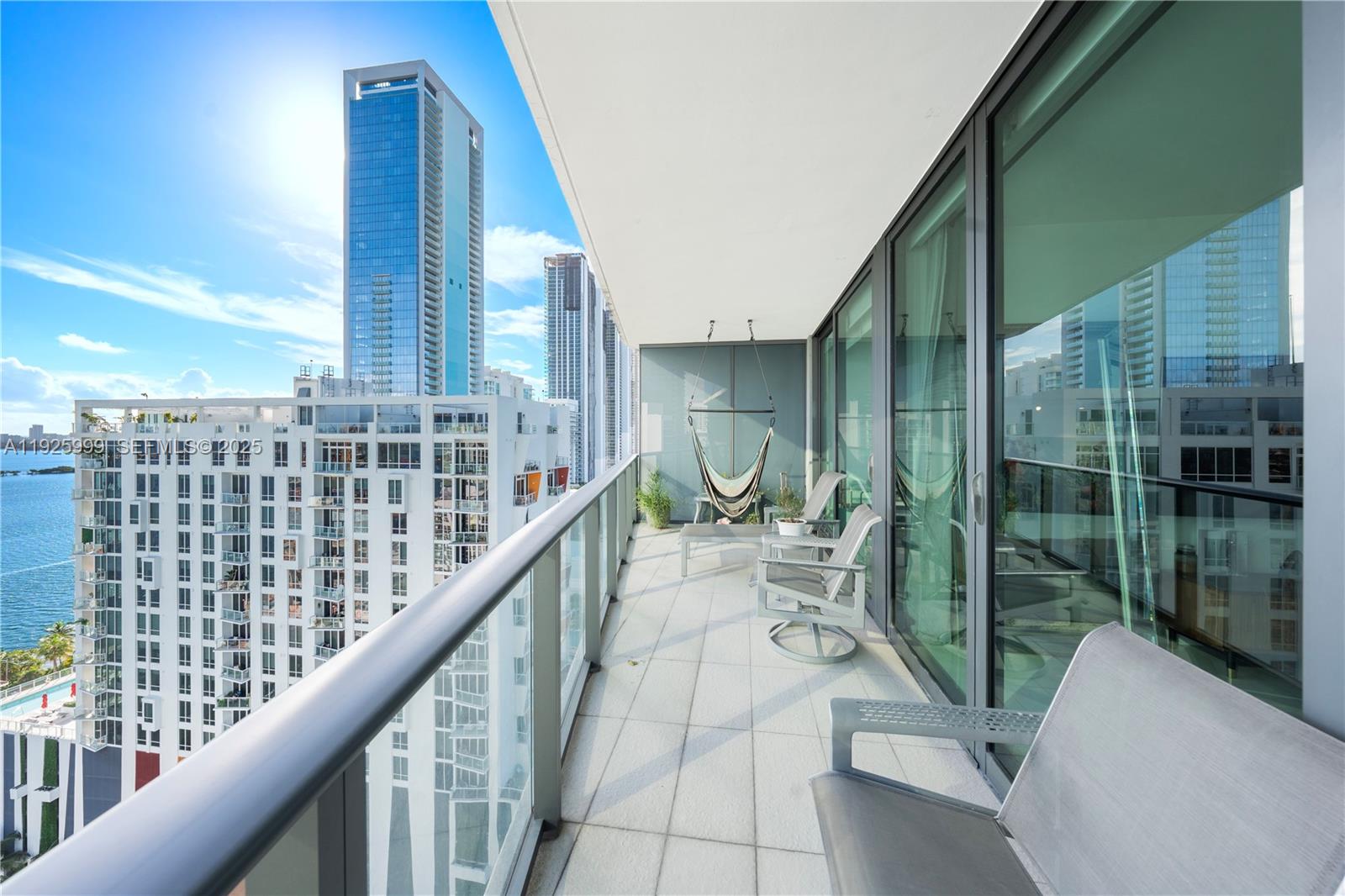 ICON BAY CONDO - Residential