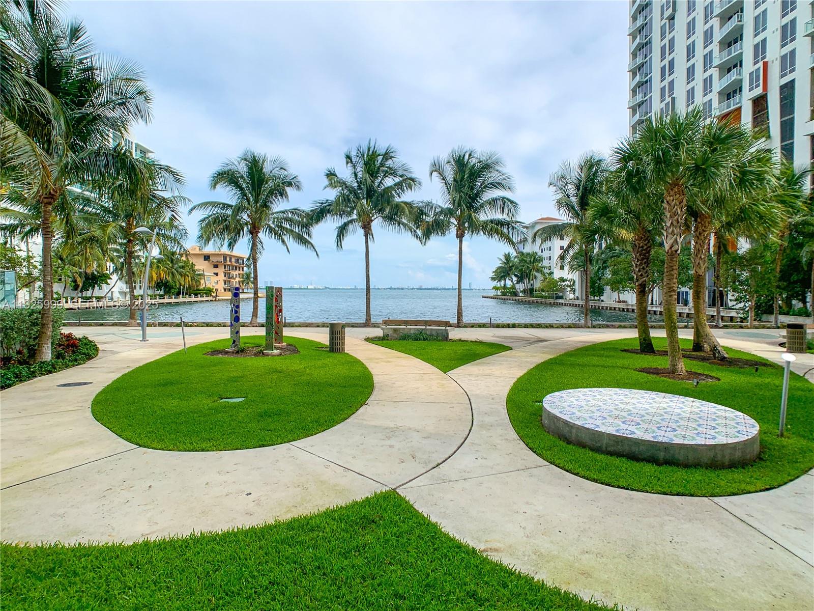 ICON BAY CONDO - Residential