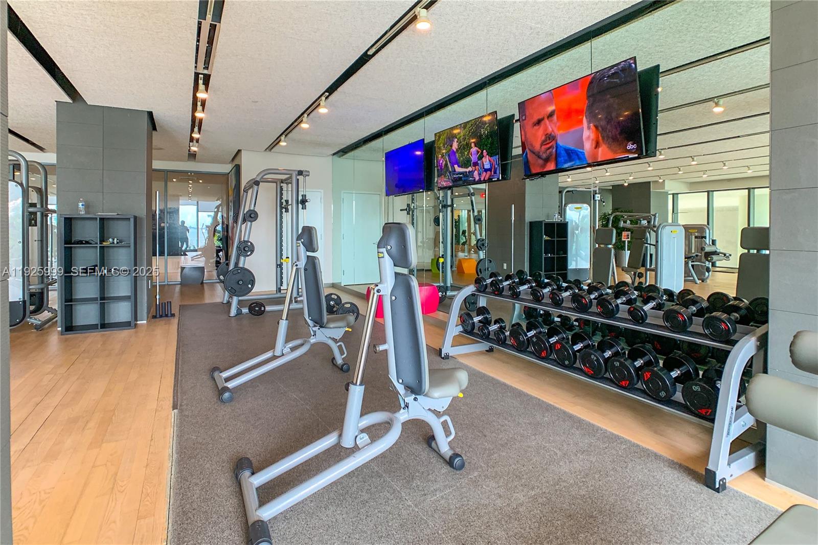 ICON BAY CONDO - Residential