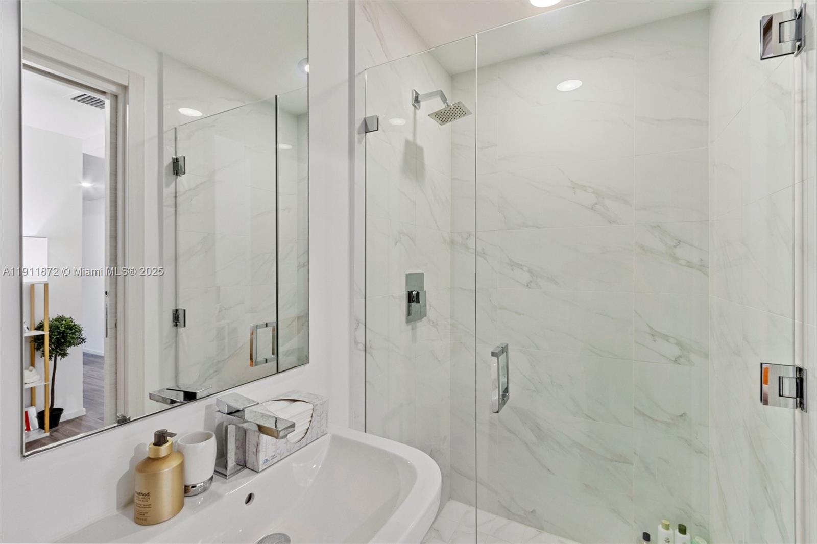 801 SMA RESIDENCES CONDO - Residential Lease