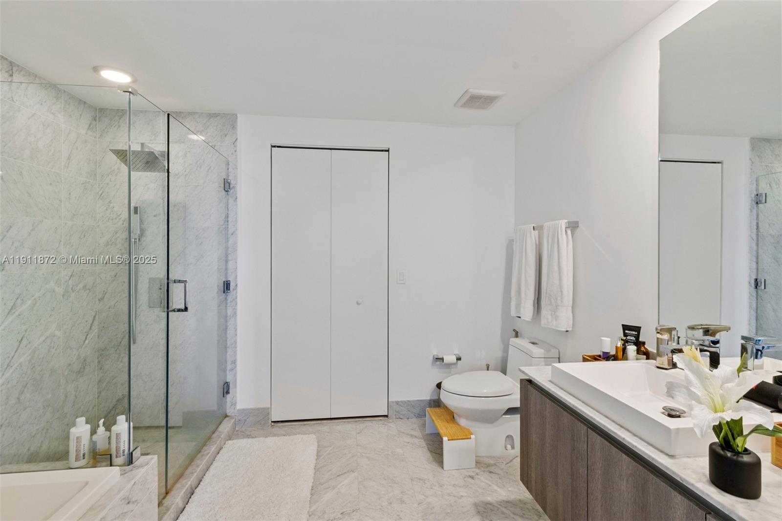 801 SMA RESIDENCES CONDO - Residential Lease